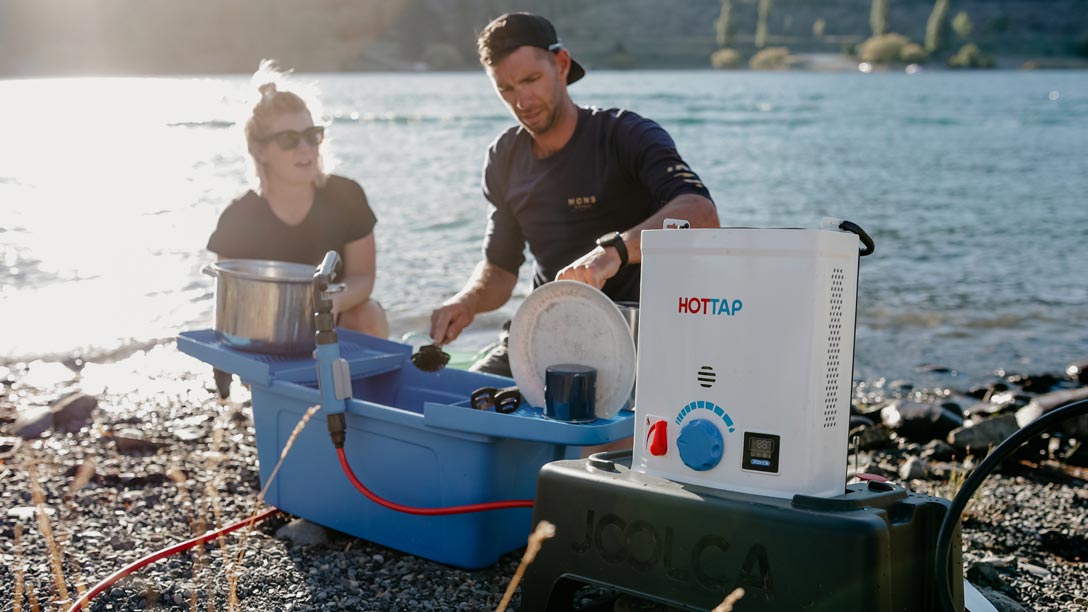 How the HOTTAP Portable Shower Works in the Wild